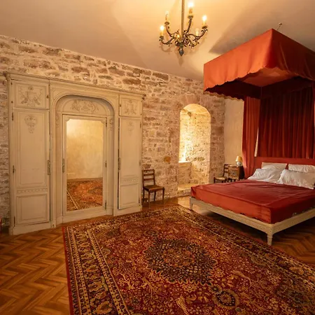 Chateau De Rosay - View & Gardens *