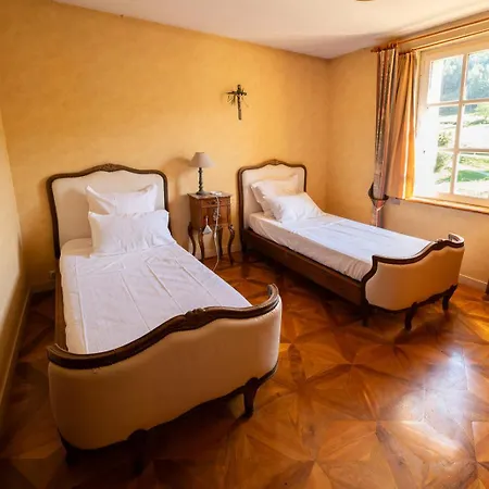 Chateau De Rosay - View & Gardens